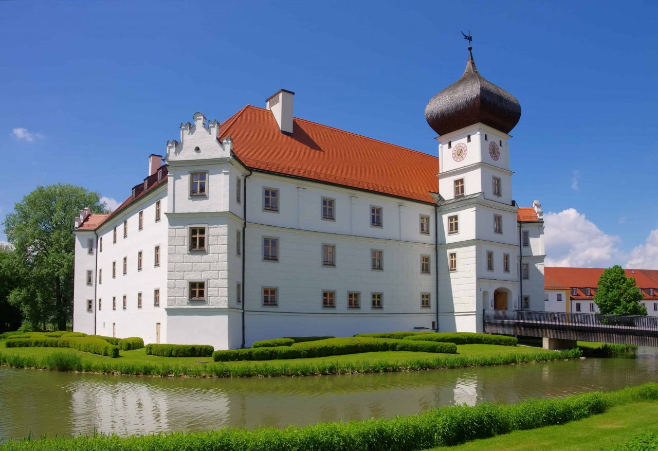 Heiraten im Schloss in München: Ihre Traumhochzeit mit königlichem Flair 2 Schloss Nymphenburg, Hochzeitslocation München, Heiraten im. Schloss, Schloss als Hochzeitslocation in München, Hochzeit im Schloss